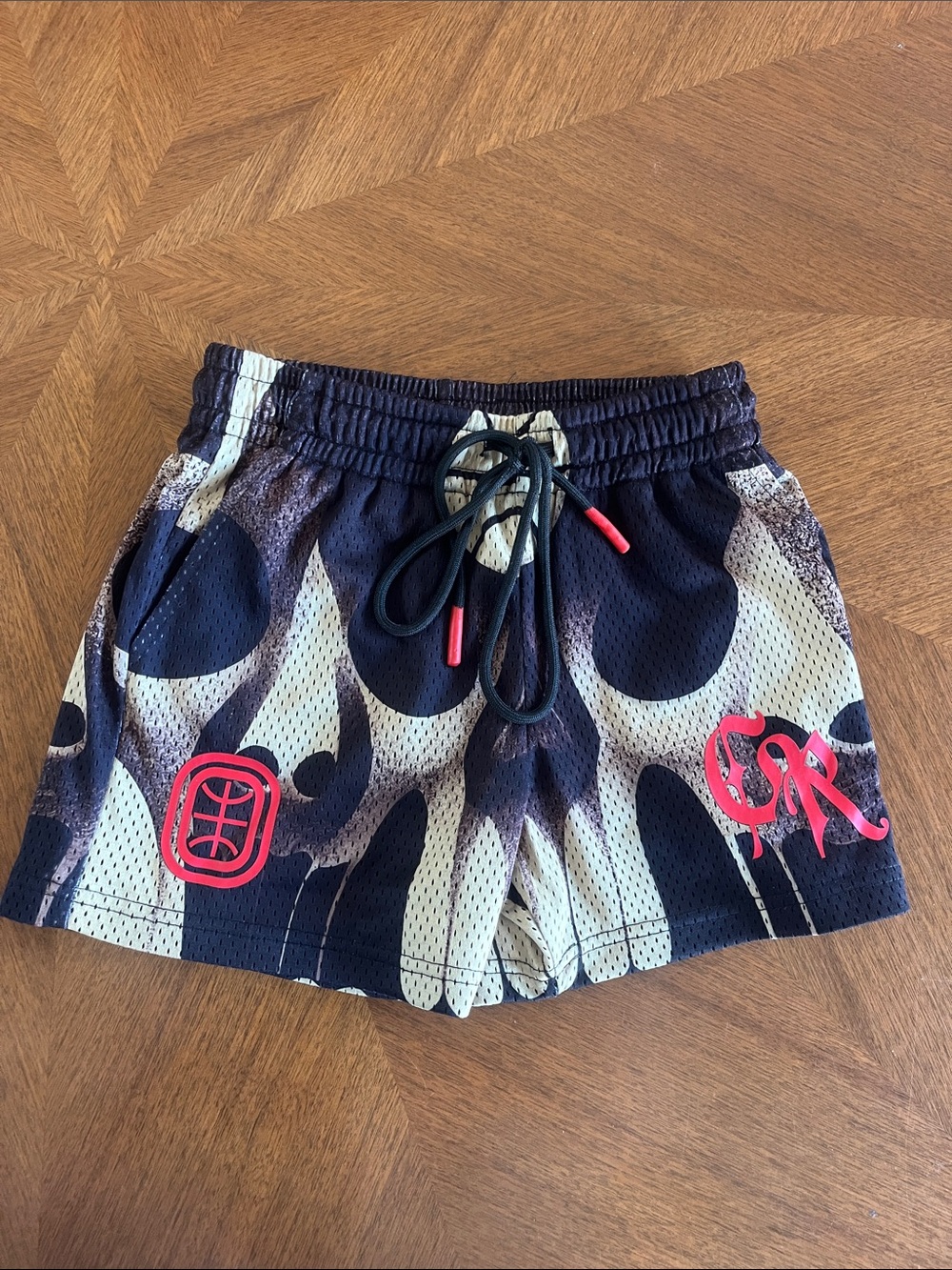Overtime kids youth printed black tan red Small S NWOT